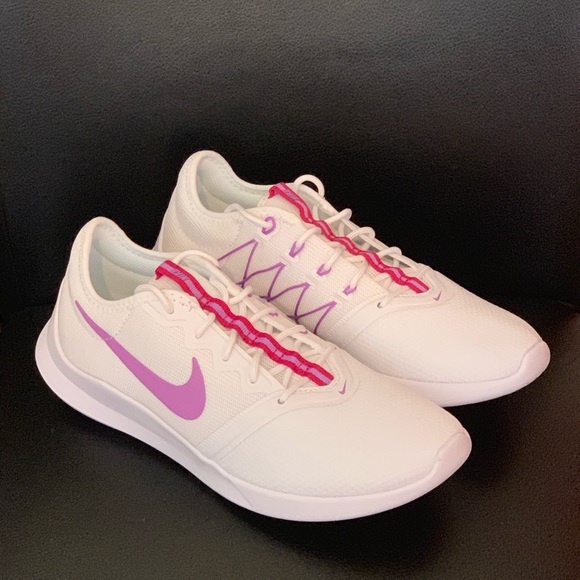 womens nike vtr